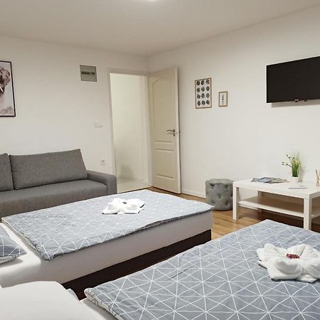 Grafit Apartmanok Хайдунанаш Экстерьер фото