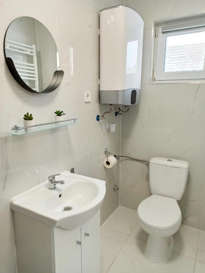 Grafit Apartmanok Хайдунанаш Экстерьер фото